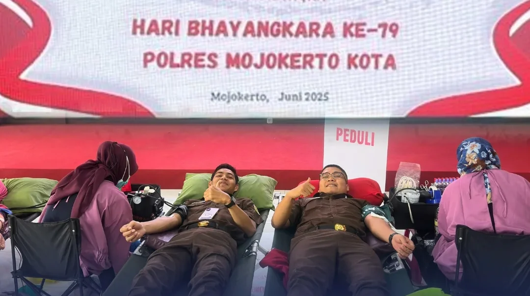 DONOR DARAH DALAM RANGKA HARI BHAYANGKARA KE-79 DI POLRES MOJOKERTO KOTA