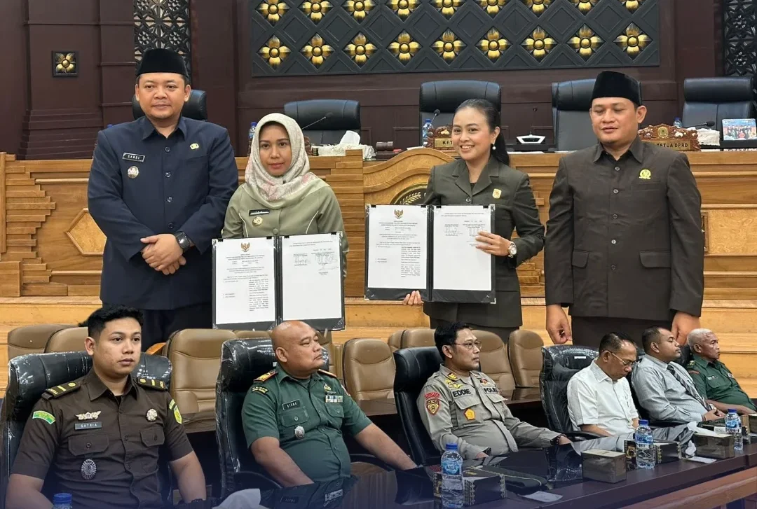 RAPAT PARIPURNA DEWAN PERWAKILAN RAKYAT DAERAH KOTA MOJOKERTO