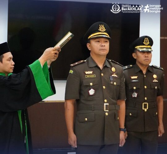 PENGAMBILAN SUMPAH JABATAN, PELANTIKAN DAN SERAH TERIMA JABATAN KEPALA SEKSI INTELIJEN KEJAKSAAN NEGERI KOTA MOJOKERTO