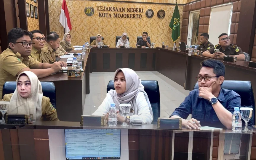 RAPAT PEMAPARAN PERMOHONAN PENDAMPINGAN HUKUM OLEH DINAS KOPERASI, USAHA KECIL DAN MENENGAH PERINDUSTRIAN DAN PERDAGANGAN KOTA MOJOKERTO