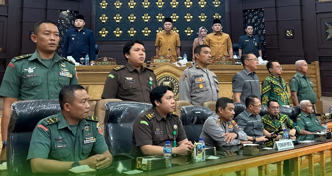RAPAT PARIPURNA DPRD KOTA MOJOKERTO
